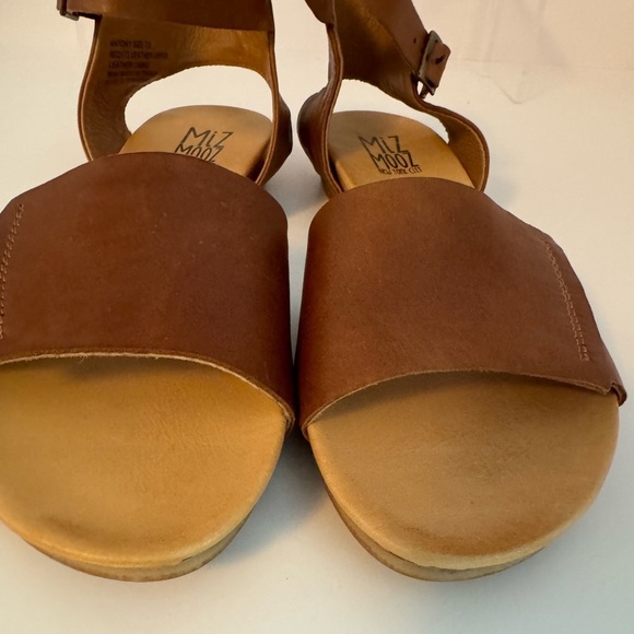Miz Mooz New York City NWOT Antony Brown Leather Flat Comfort Sandals Size 7 - Picture 4 of 9